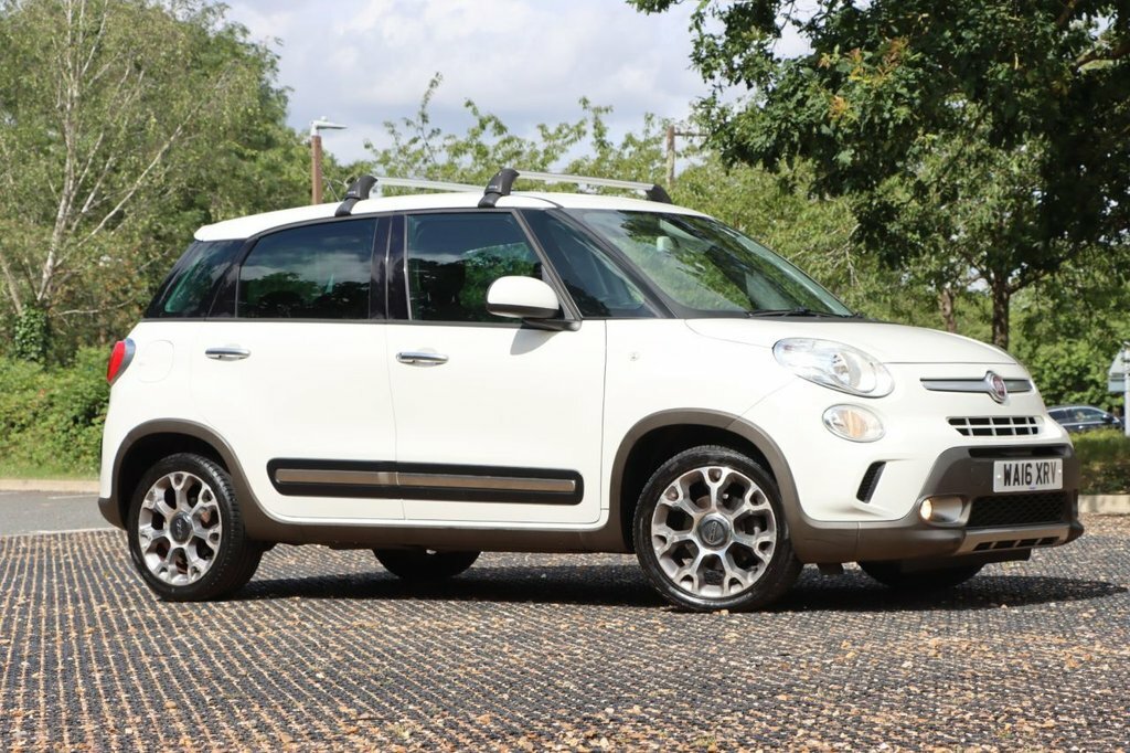Fiat 500L 1.3L Trekking White #3