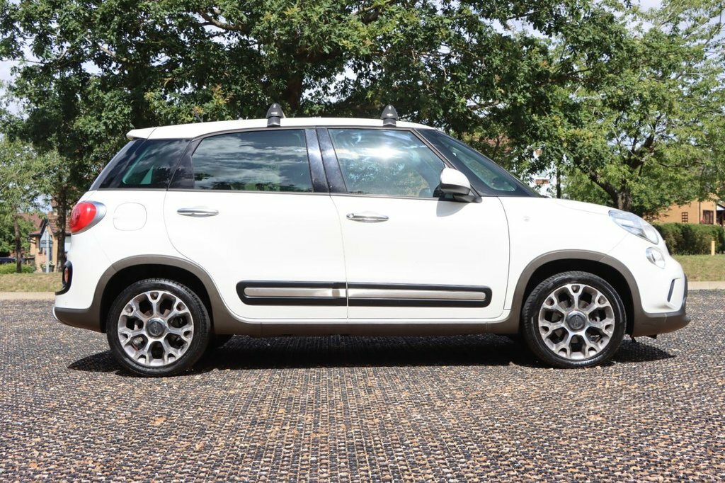 Fiat 500L 1.3L Trekking White #4