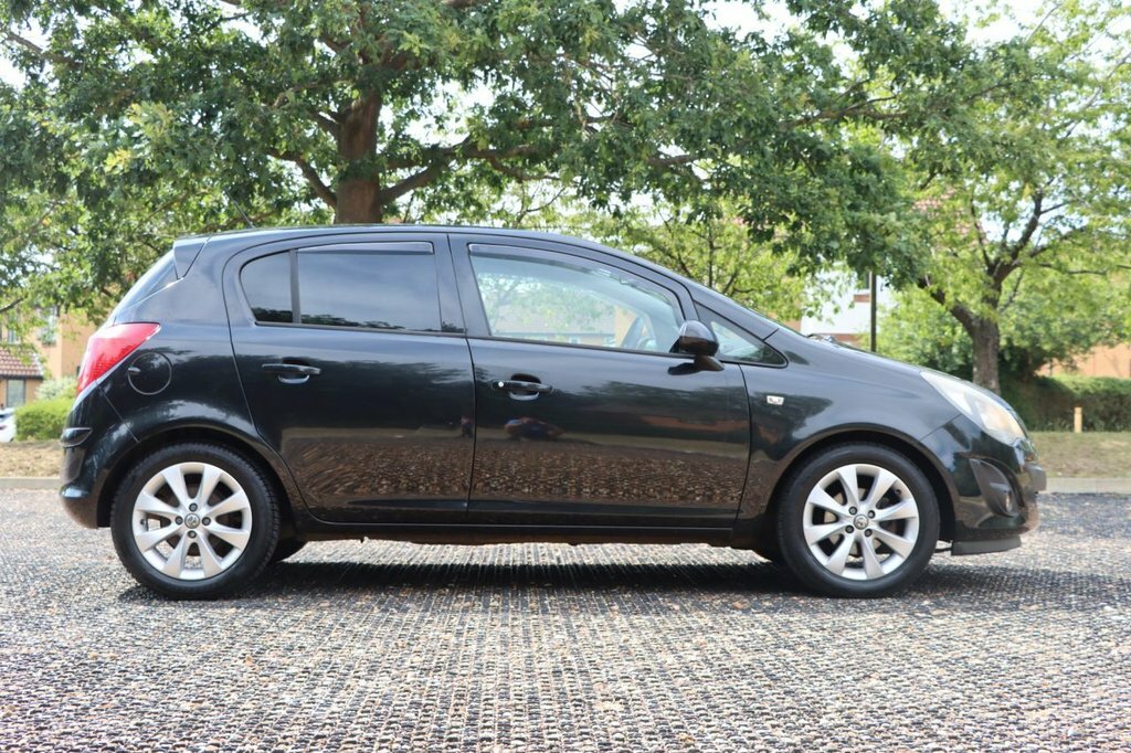 Vauxhall Corsa 1.2L Excite Black #4