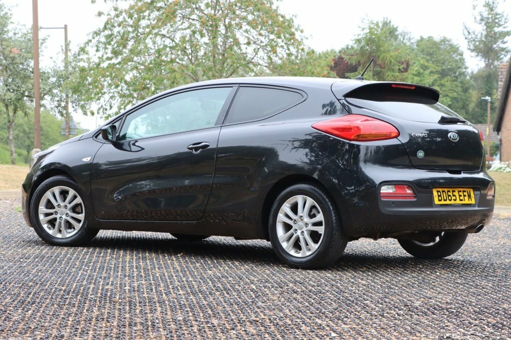 Kia Proceed Hatchback Silver #10