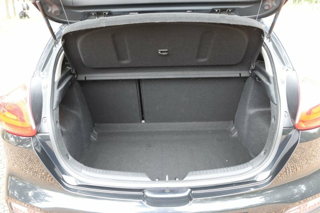 Kia Proceed Hatchback Silver #28