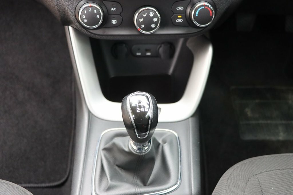 Kia Proceed Hatchback Silver #27