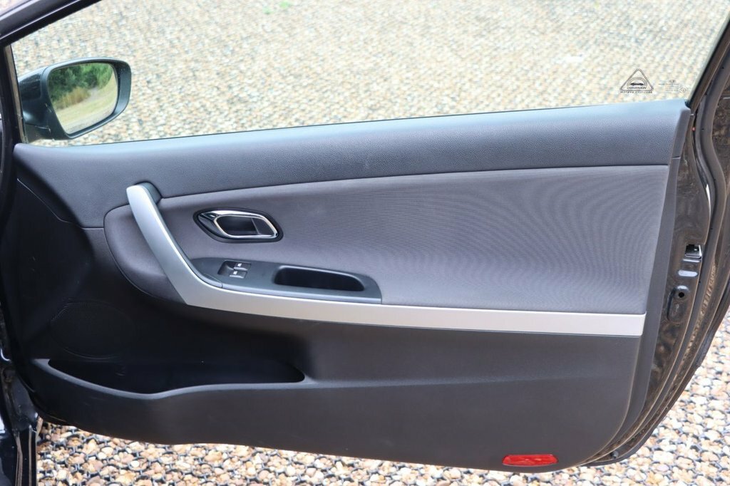 Kia Proceed Hatchback Silver #30