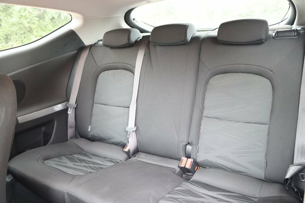 Kia Proceed Hatchback Silver #25