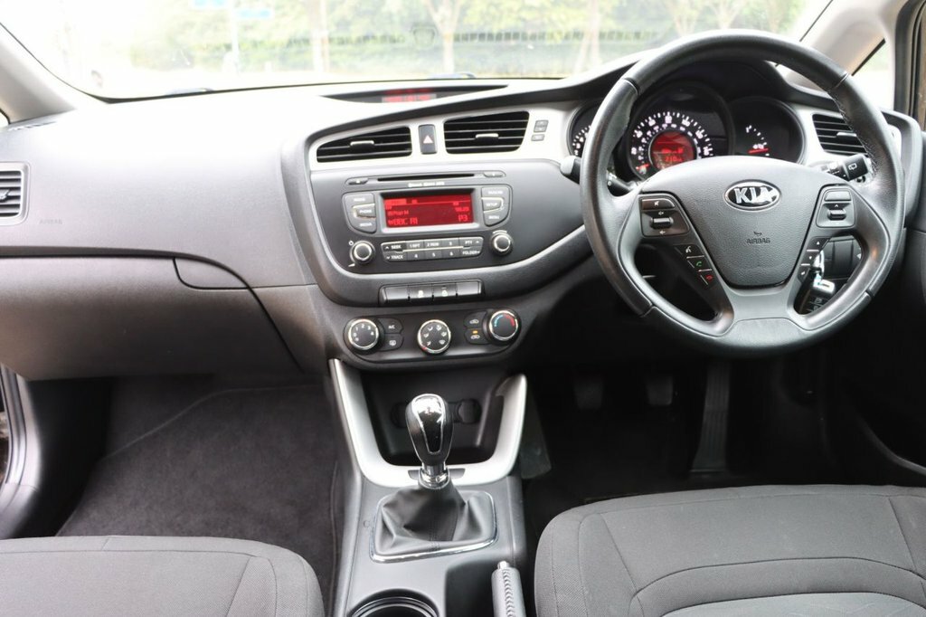 Kia Proceed Hatchback Silver #19