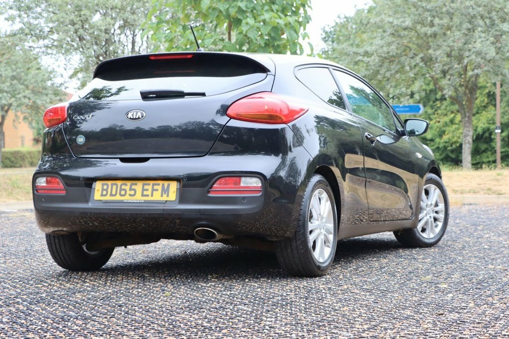 Kia Proceed Hatchback Silver #14