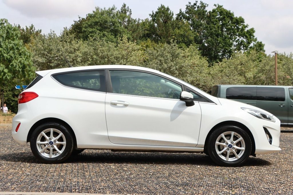 Ford Fiesta 1.1L Zetec White #4