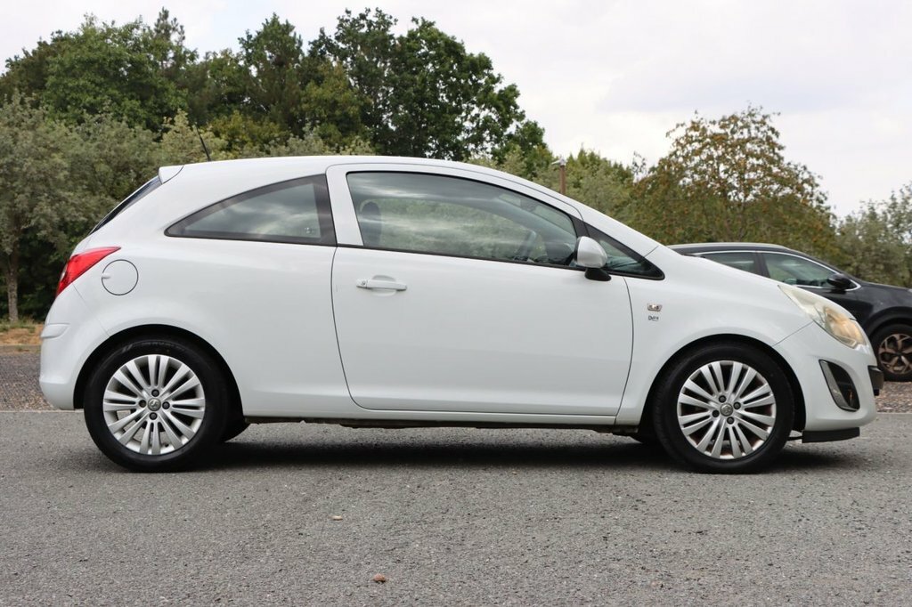 Vauxhall Corsa 1.2L Excite White #4