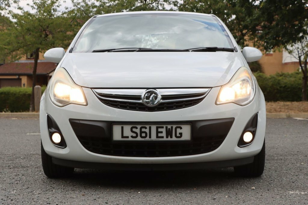 Vauxhall Corsa 1.2L Excite White #5