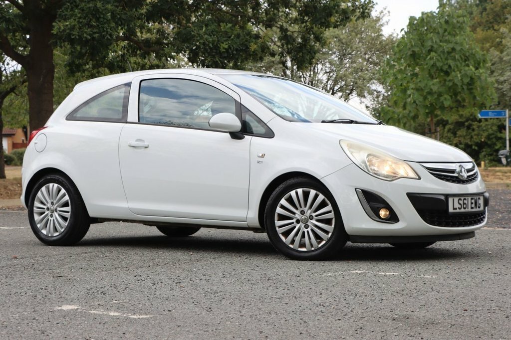Vauxhall Corsa 1.2L Excite White #3