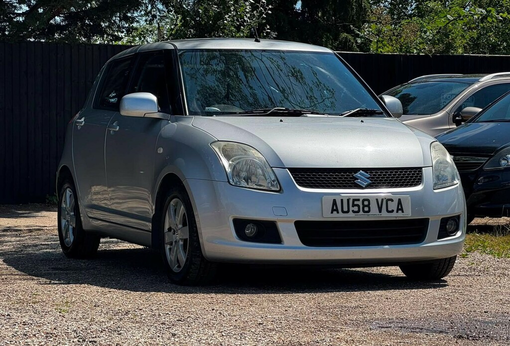 Suzuki Swift Hatchback Red #9