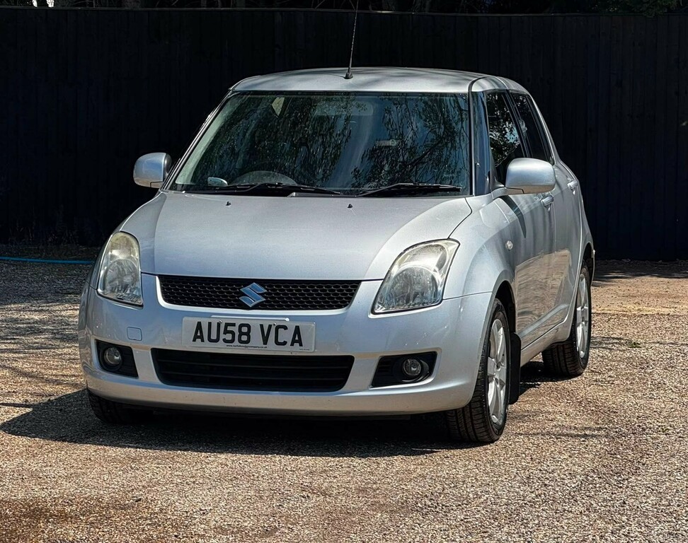 Suzuki Swift Hatchback Red #12