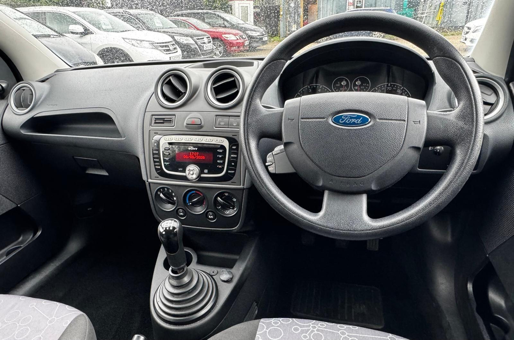 Ford Fiesta 1.4 Tdci Zetec Silver Hatch, 35 Tax, 62 Mpg Silver #37
