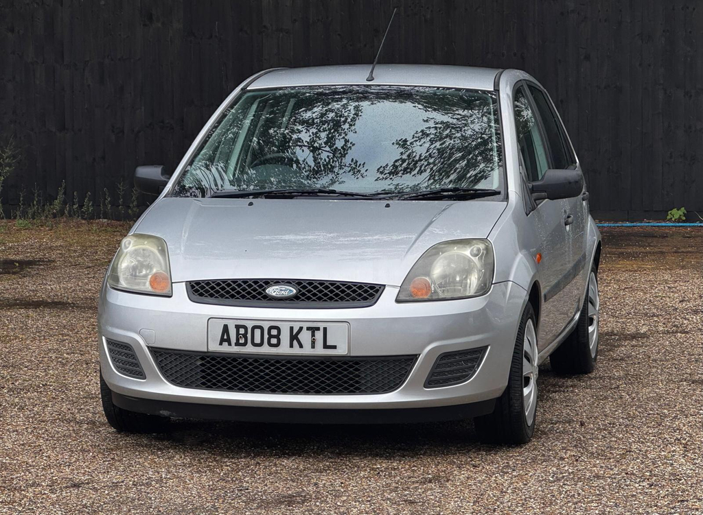 Ford Fiesta 1.4 Tdci Zetec Silver Hatch, 35 Tax, 62 Mpg Silver #6