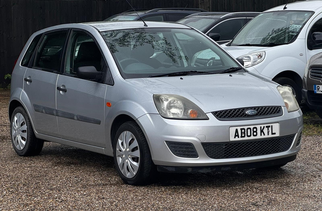 Ford Fiesta 1.4 Tdci Zetec Silver Hatch, 35 Tax, 62 Mpg Silver #1