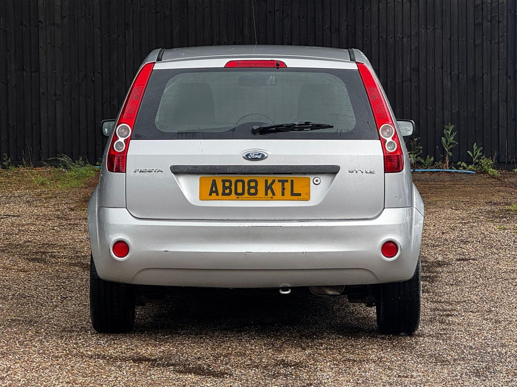 Ford Fiesta 1.4 Tdci Zetec Silver Hatch, 35 Tax, 62 Mpg Silver #15