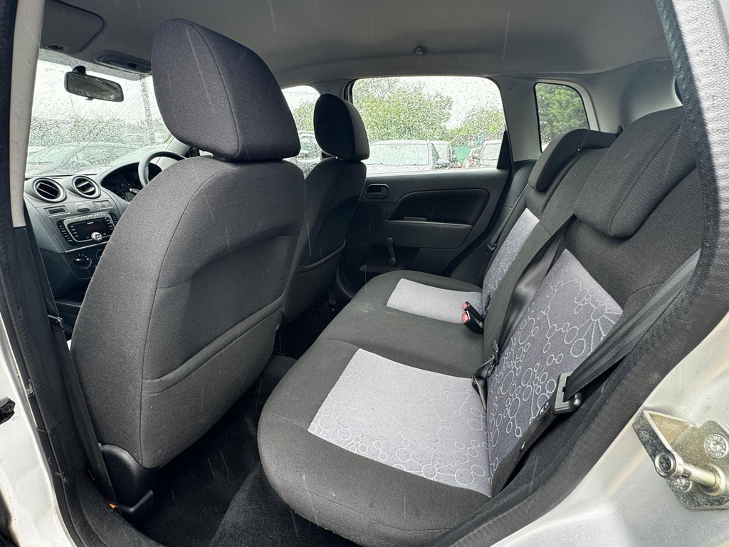 Ford Fiesta 1.4 Tdci Zetec Silver Hatch, 35 Tax, 62 Mpg Silver #26