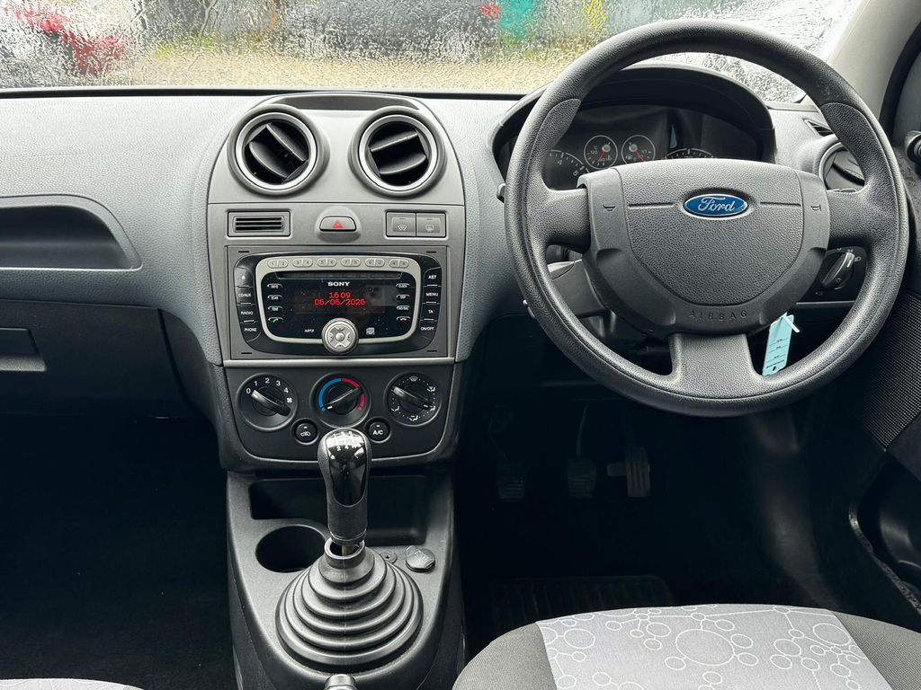 Ford Fiesta 1.4 Tdci Zetec Silver Hatch, 35 Tax, 62 Mpg Silver #21