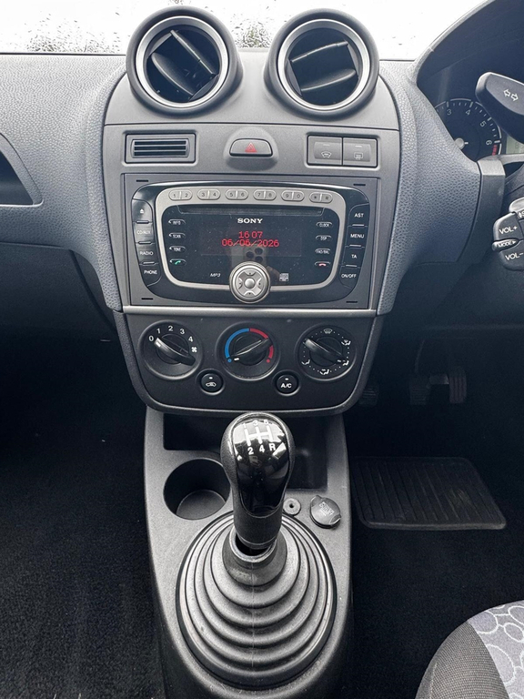Ford Fiesta 1.4 Tdci Zetec Silver Hatch, 35 Tax, 62 Mpg Silver #19