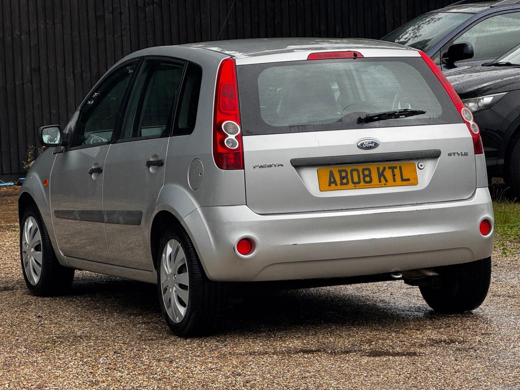 Ford Fiesta 1.4 Tdci Zetec Silver Hatch, 35 Tax, 62 Mpg Silver #5