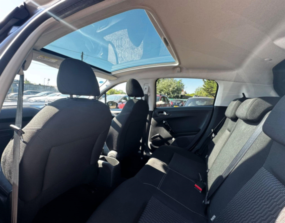 Peugeot 208 Hatchback Black #28