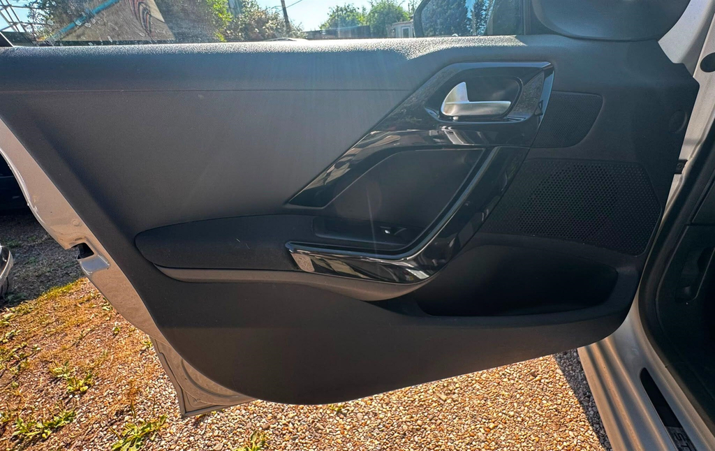 Peugeot 208 Hatchback Black #34