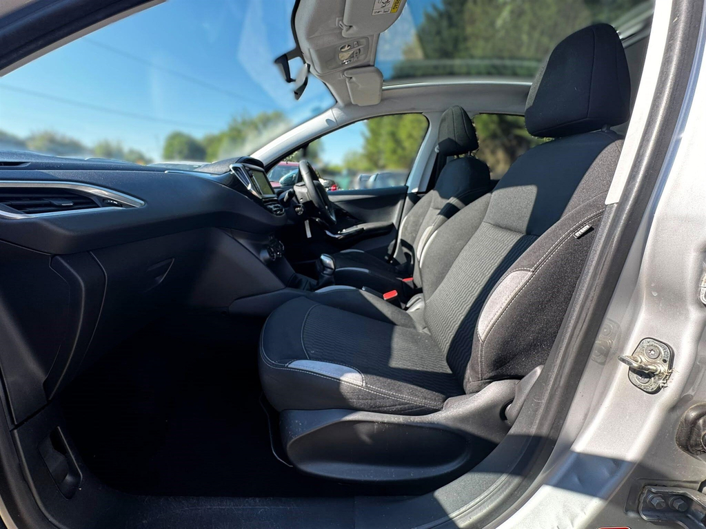 Peugeot 208 Hatchback Black #33