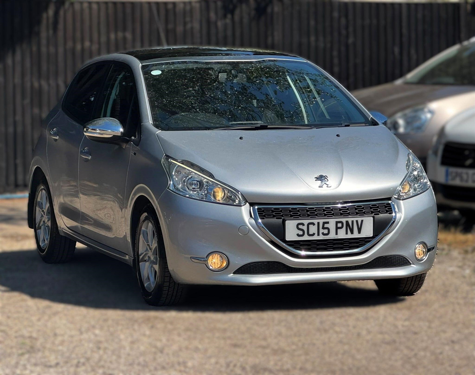 Peugeot 208 Hatchback Black #10