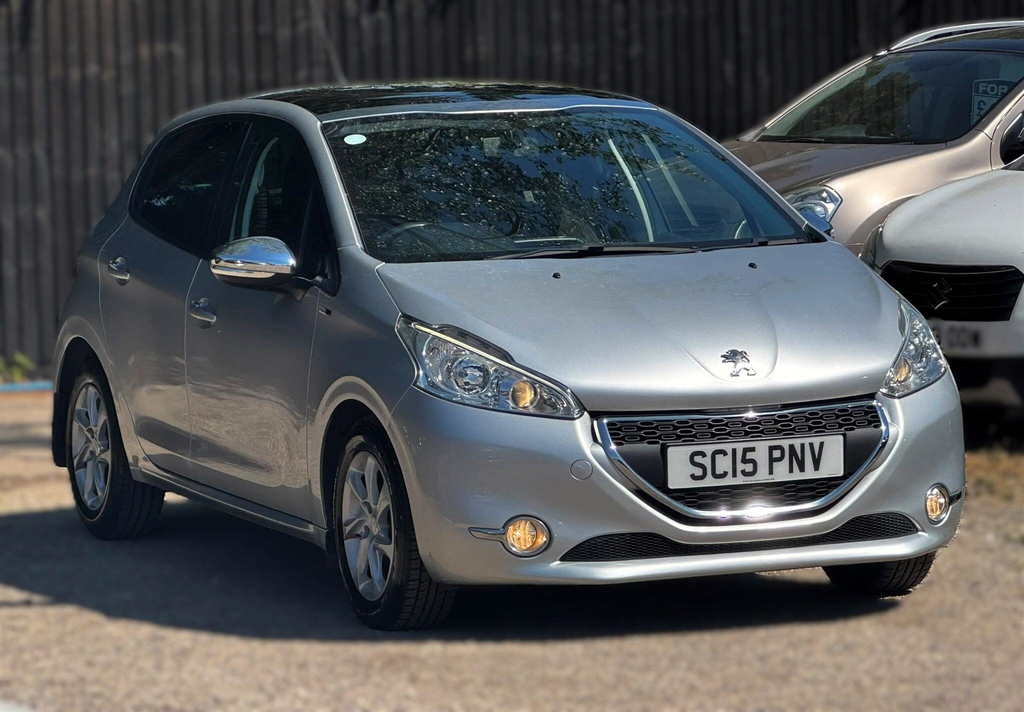 Peugeot 208 Hatchback Black #7