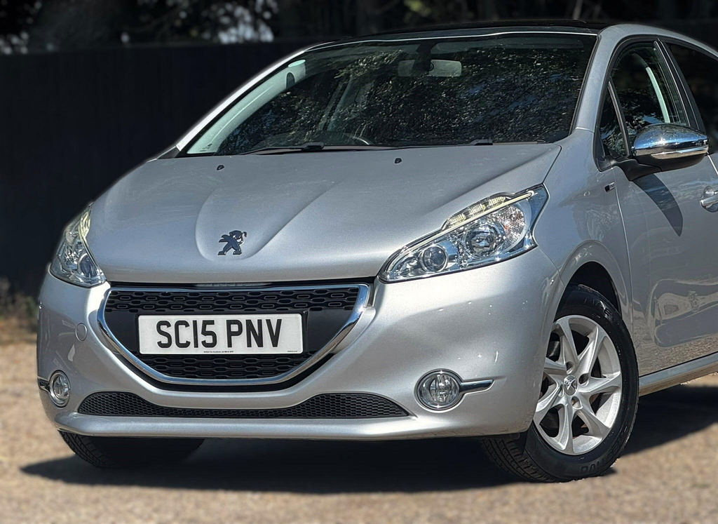 Peugeot 208 Hatchback Black #13