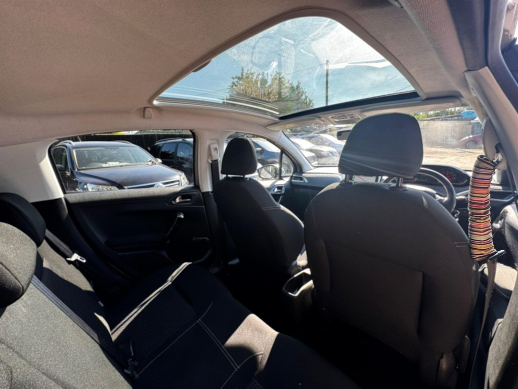 Peugeot 208 Hatchback Black #27