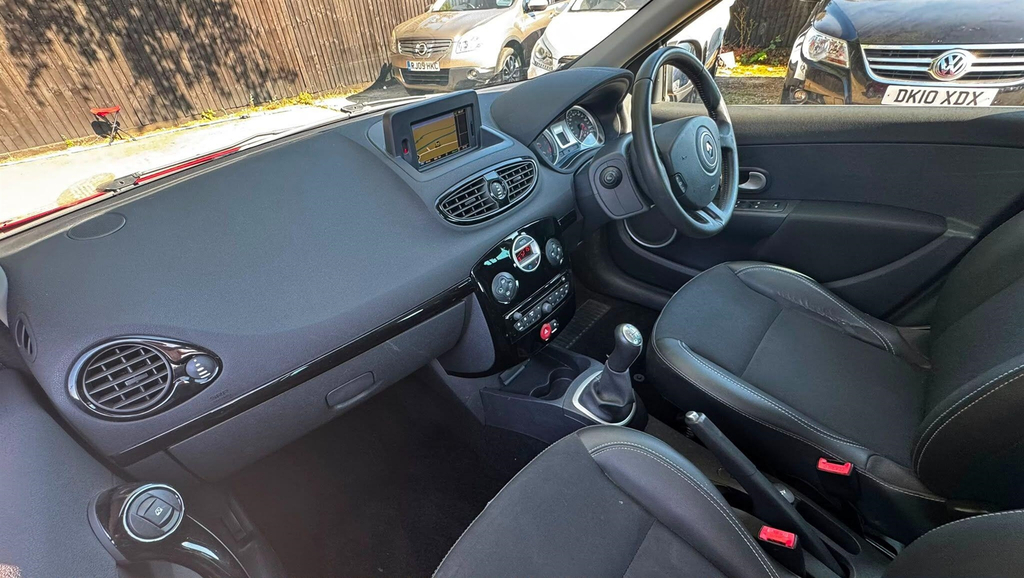 Renault Clio Hatchback Black #19