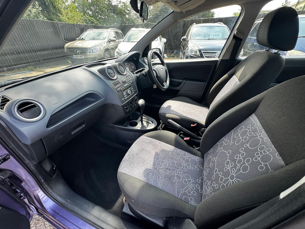 Ford Fiesta Hatchback Blue #32
