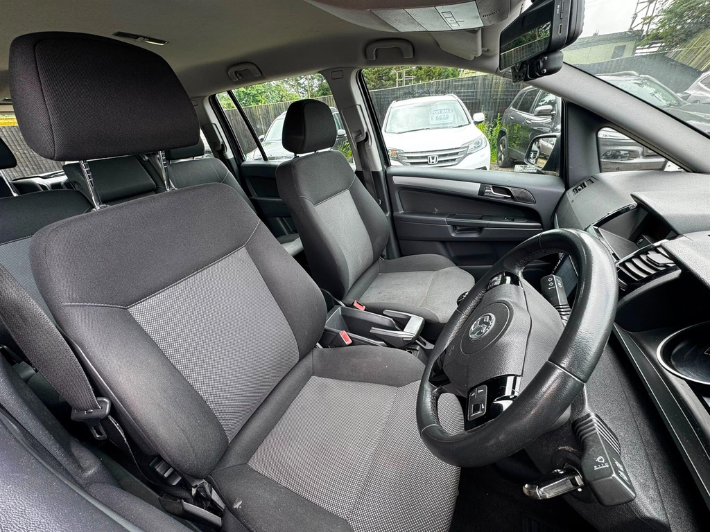 Vauxhall Zafira Exclusiv 2012 Black #33