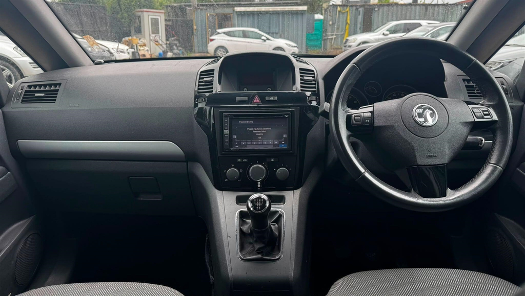 Vauxhall Zafira Exclusiv 2012 Black #27