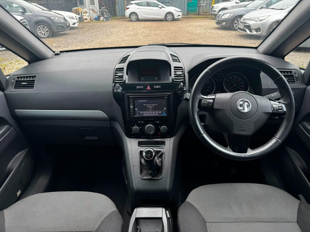 Vauxhall Zafira Exclusiv 2012 Black #24
