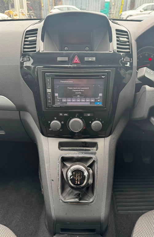 Vauxhall Zafira Exclusiv 2012 Black #28