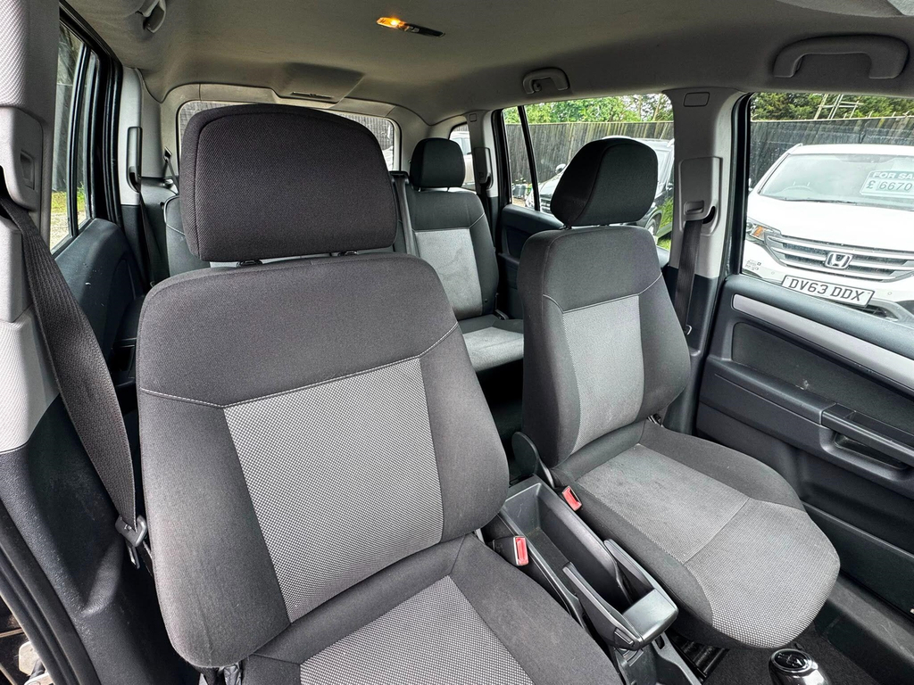 Vauxhall Zafira Exclusiv 2012 Black #20