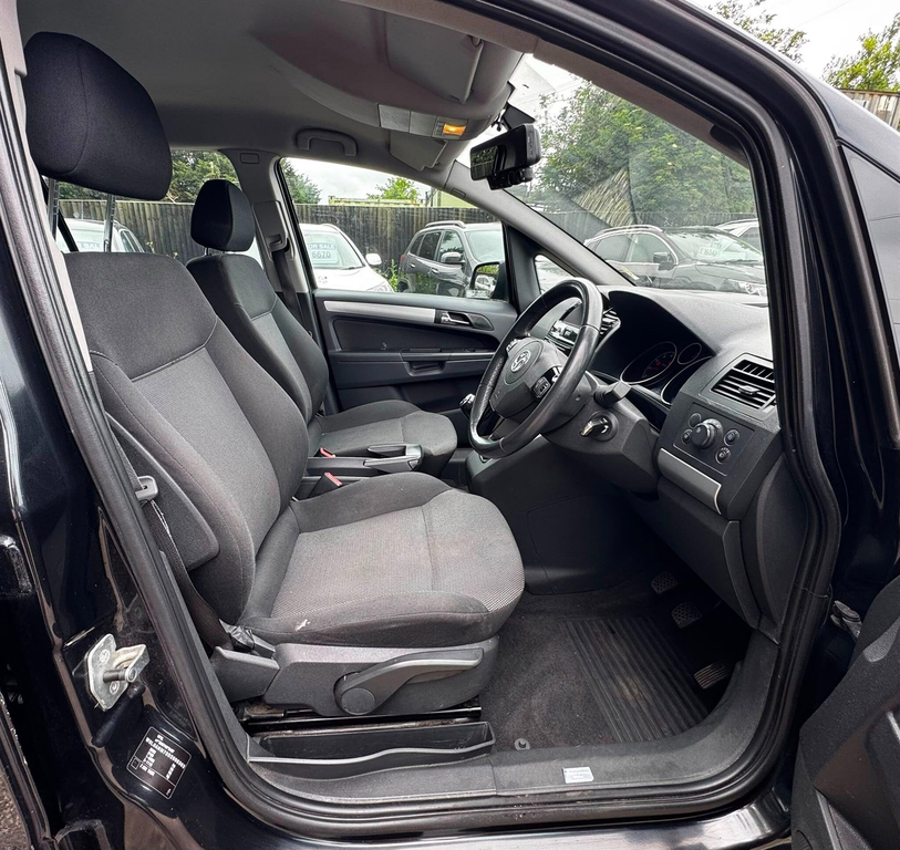 Vauxhall Zafira Exclusiv 2012 Black #29