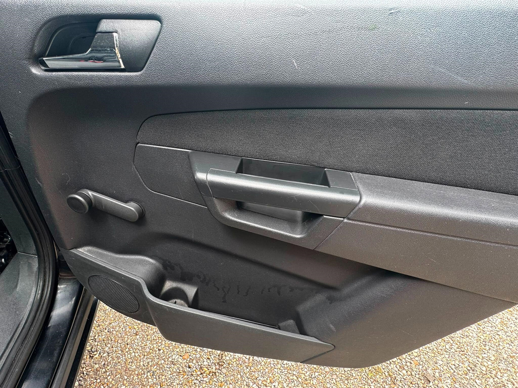 Vauxhall Zafira Exclusiv 2012 Black #34