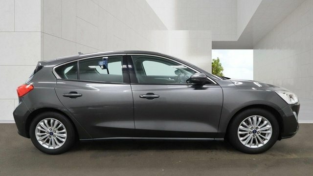 Ford Focus 2019 1.0T Ecoboost Titanium Hatchback M Grey #2