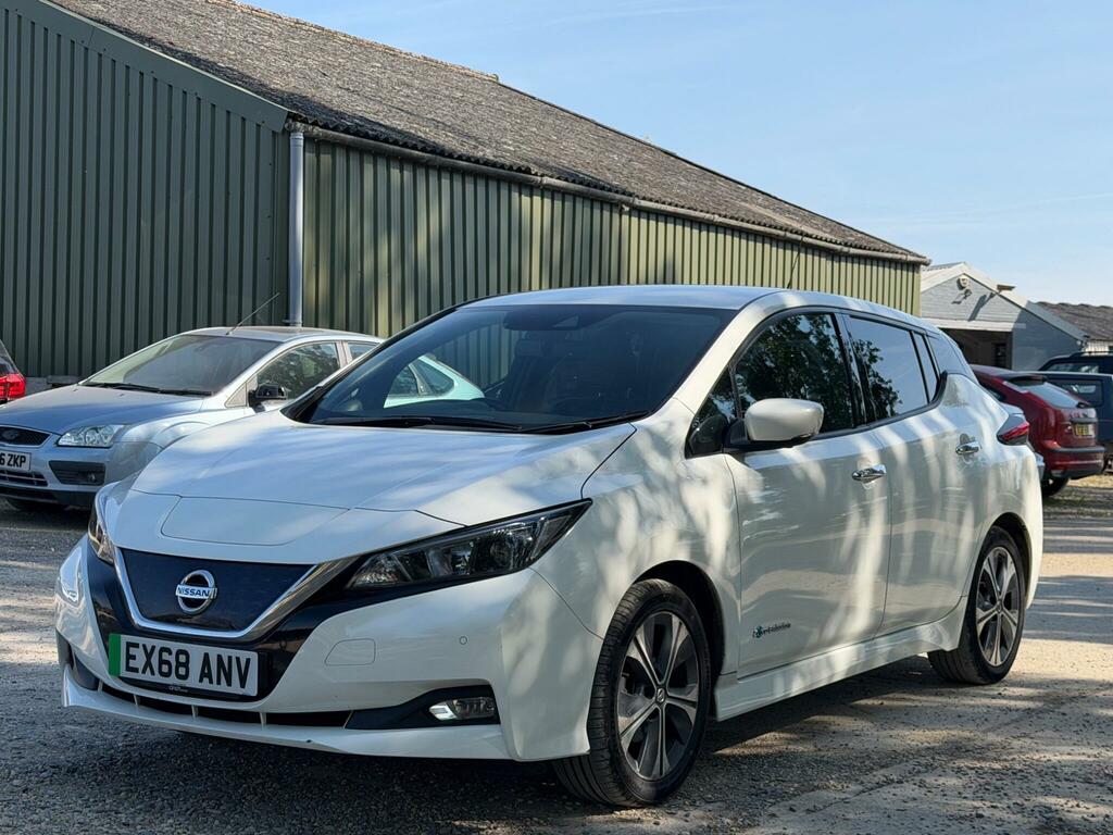 Nissan Leaf N-connecta White #4