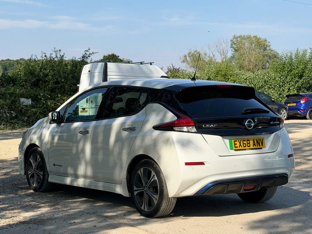 Nissan Leaf N-connecta White #6