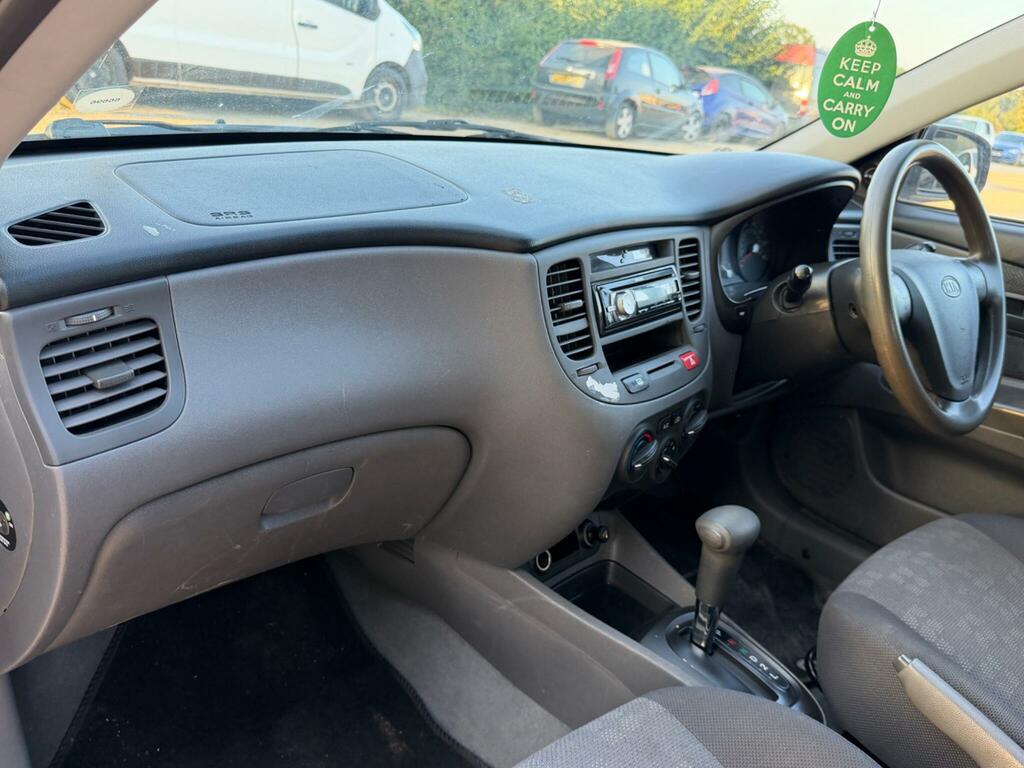 Kia RIO Hatchback Red #39