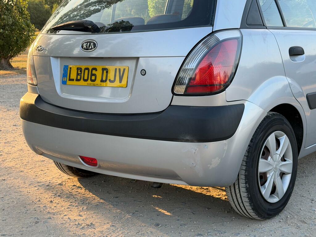 Kia RIO Hatchback Red #27