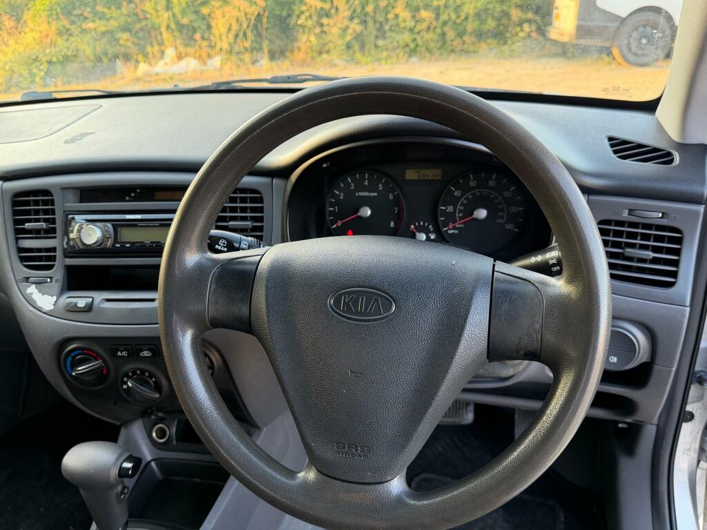 Kia RIO Hatchback Red #16