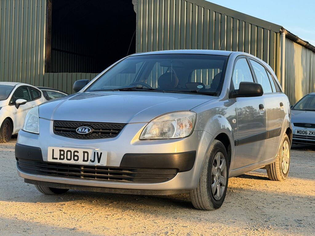 Kia RIO Hatchback Red #43