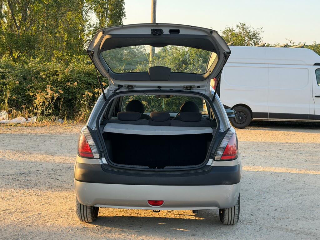Kia RIO Hatchback Red #28