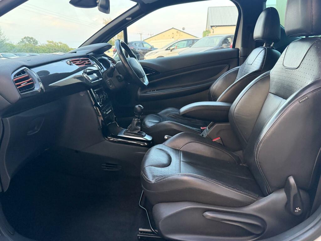 Citroen DS3 1.6 Vti Dstyle Plus Euro 5 White #32