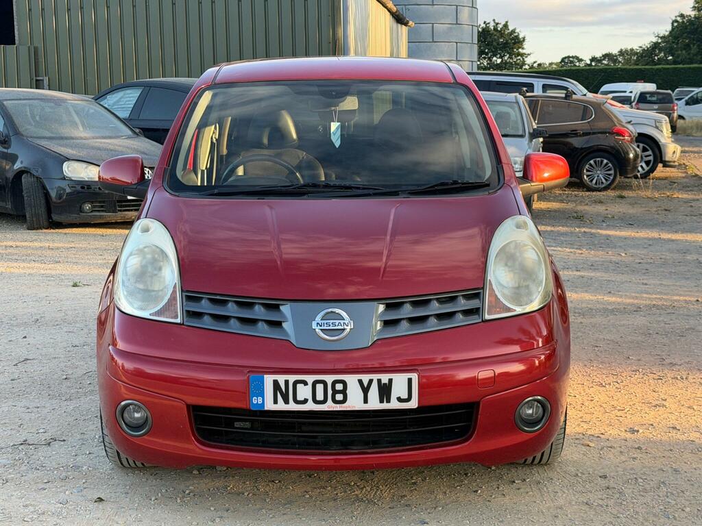 Nissan Note Tekna Red #2